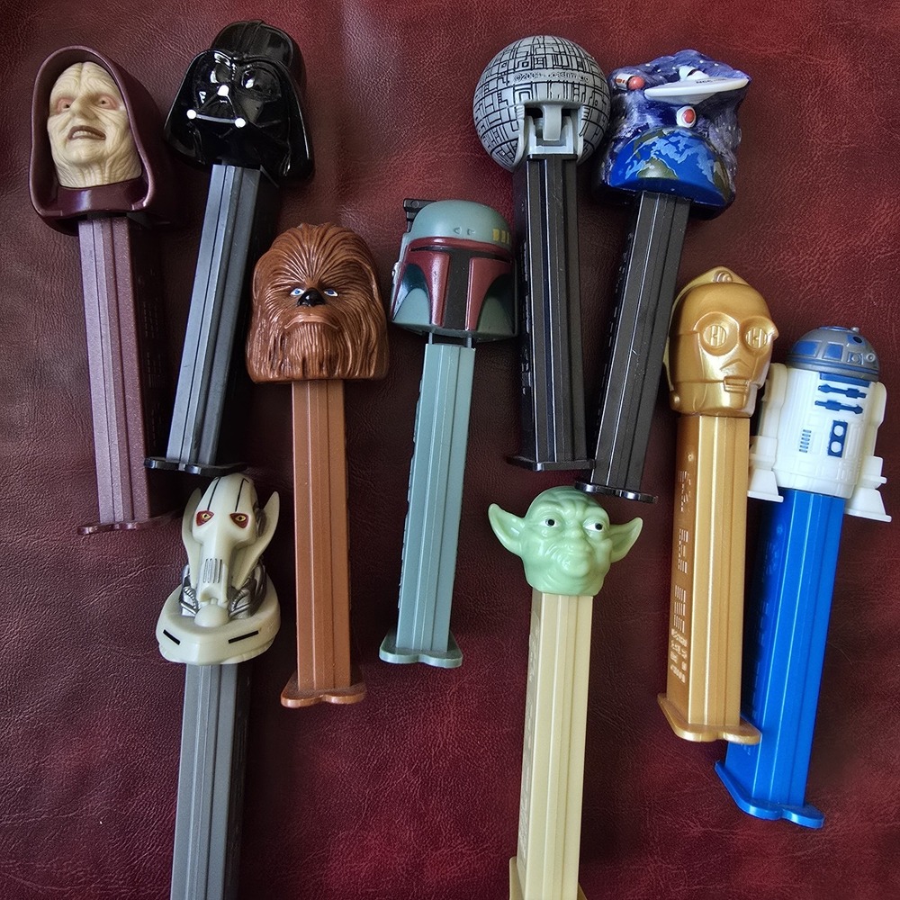 Lot Of 10 Vintave Star Wars PEZ Dispensers With Feet 1997 2004 Collectible Toys